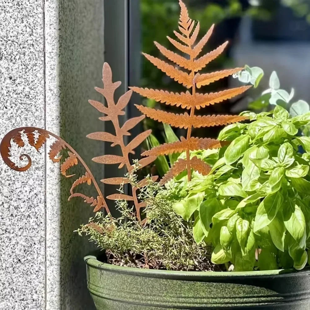 Kalsten | FERROBLATT Rust decoration leaf sculpture | Metal garden stake for outdoors & indoors | Weatherproof & stylish | Autumn decoration for garden & home