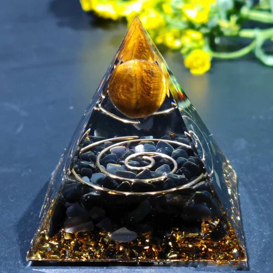 Orgonite Pyramid with Amethyst Pendulum – Energy, Protection and Decoration | Kalsten