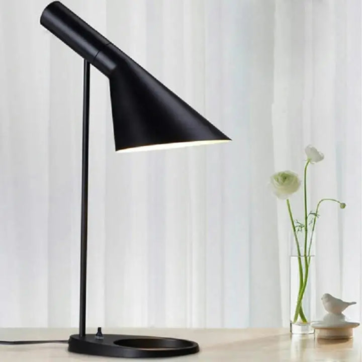 Table Lamp with Modern Metal Design | Kalsten