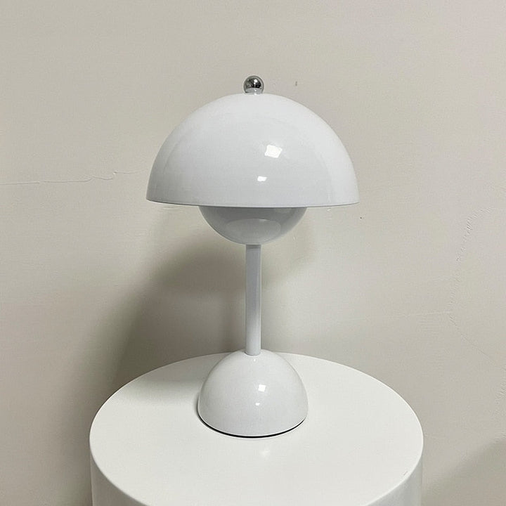Bud LED table lamp – Metal, modern, 220V | Kalsten
