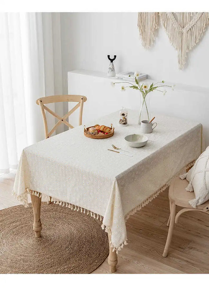 Victoria Daisy Tablecloth | Kalsten