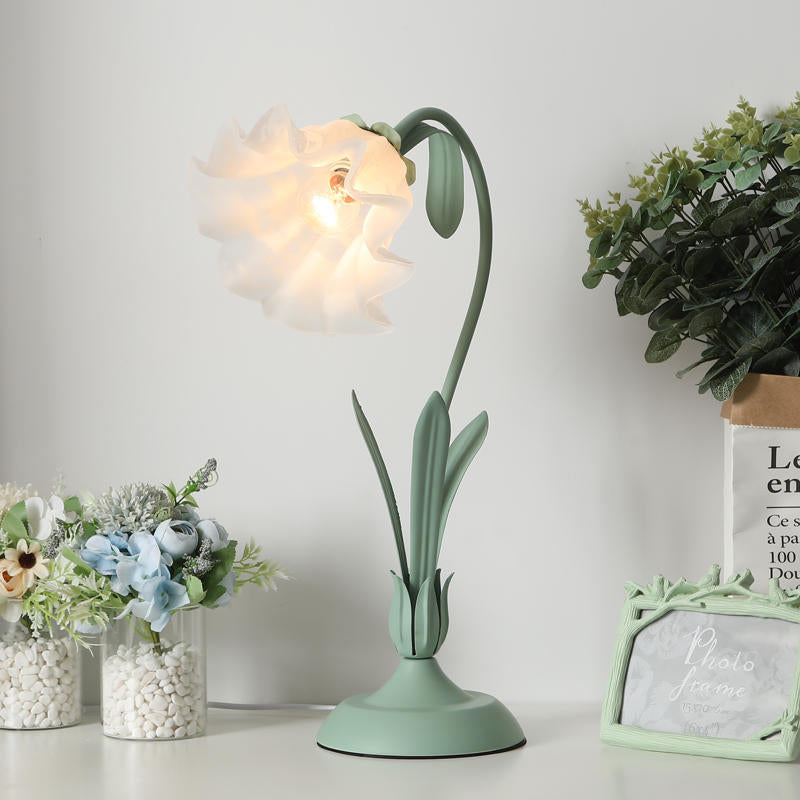 Flower Charm Nordic Style Table Lamp | Kalsten