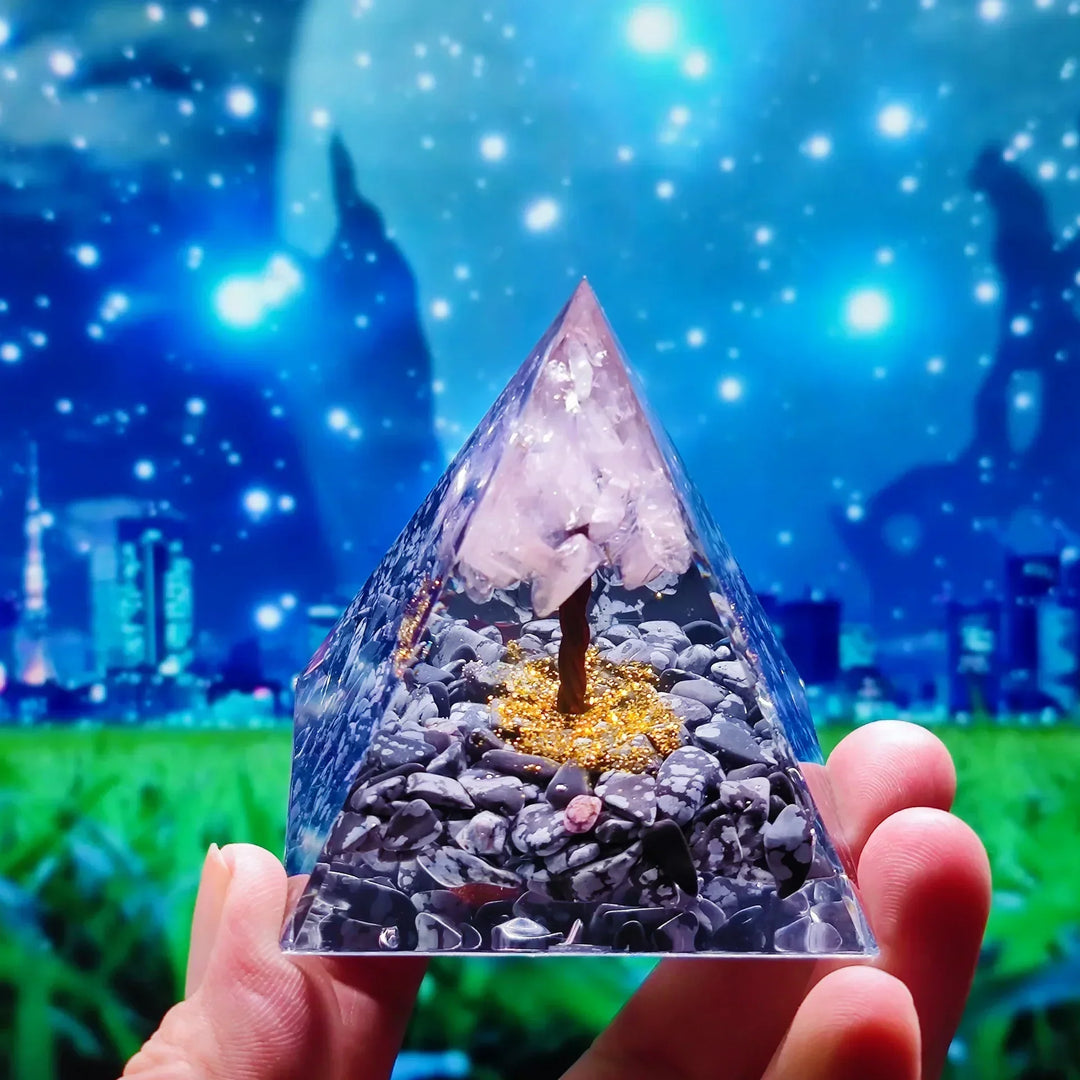 Orgonite Pyramid with Amethyst Pendulum – Energy, Protection and Decoration | Kalsten