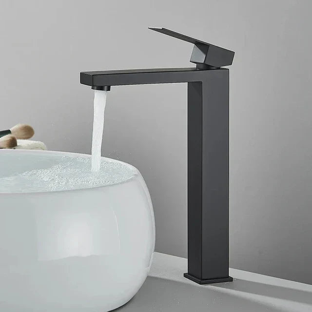 Modern Black-Silver Sink Faucet - for Luxury Bathroom Experience Kalsten