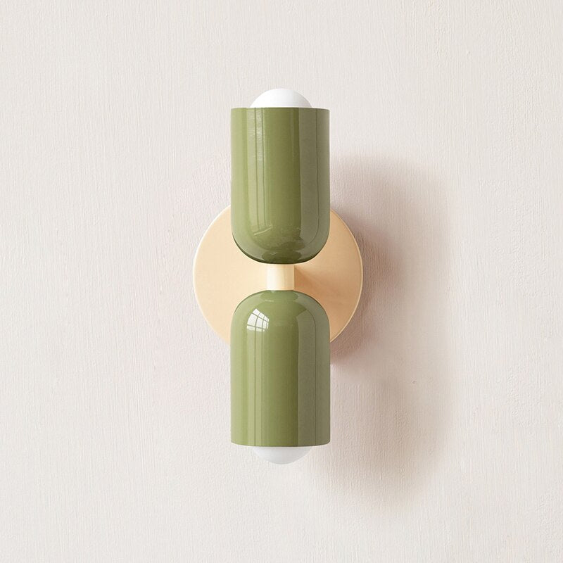 Lively, minimalist wall lamp with two light bulbs | Kalsten