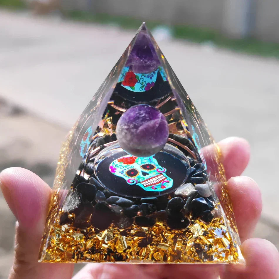 Orgonite Pyramid with Amethyst Pendulum – Energy, Protection and Decoration | Kalsten