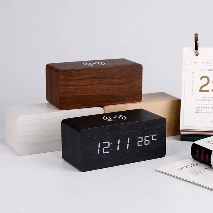 Minimalist LED wooden clock with temperature display, wireless charging function and digital time display – Ideal for bedroom and office | Kalsten