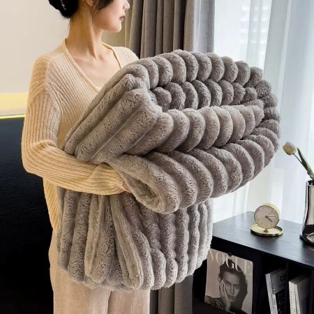 Skanto | Luxurious Faux Rabbit Fur Throw Blanket - Perfectly Warm & Soft for Home
