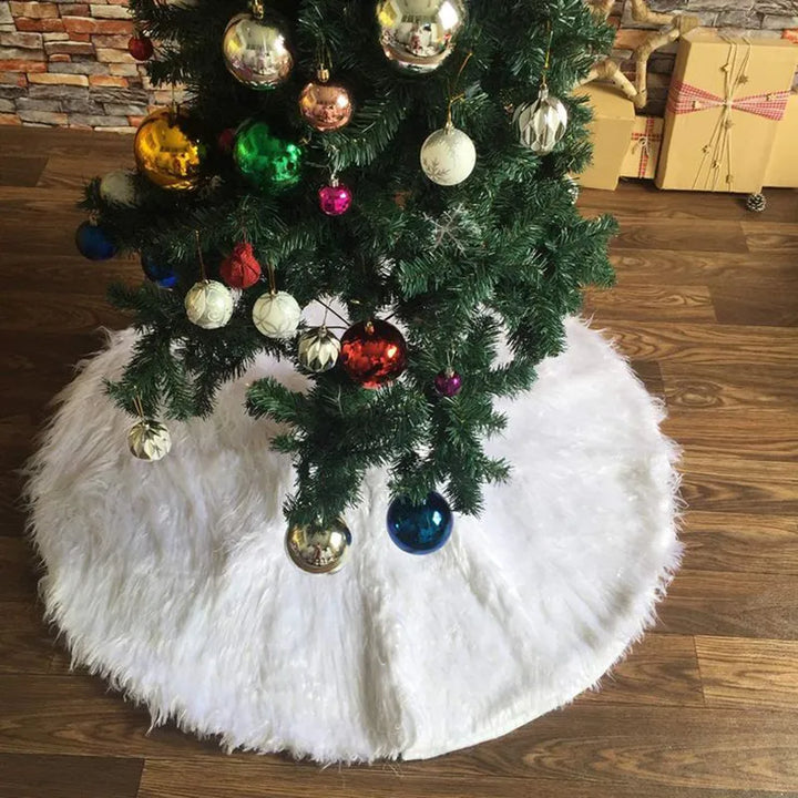 Plush Faux Fur White Christmas Tree Skirt | Kalsten