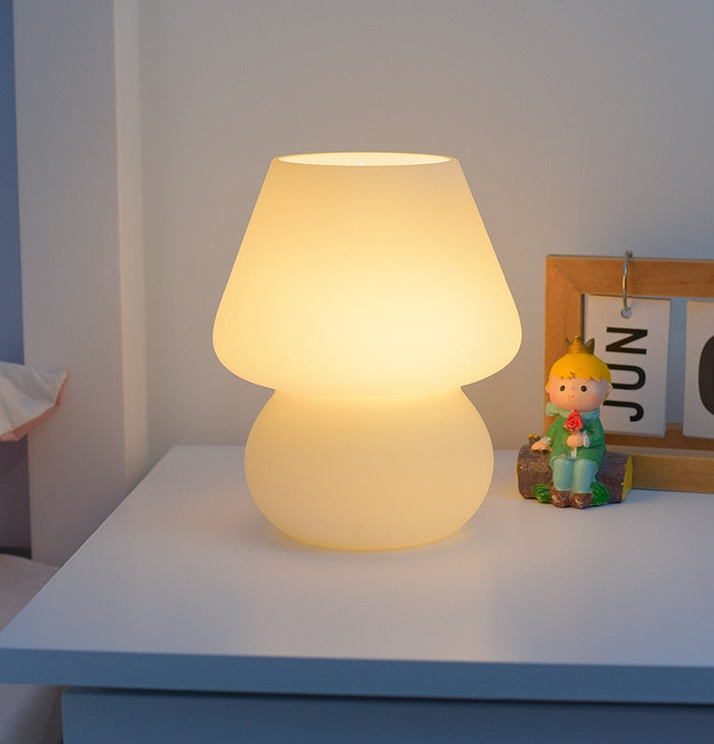 LED Desk Lamp in Mushroom Shape made of Glass | Kalsten