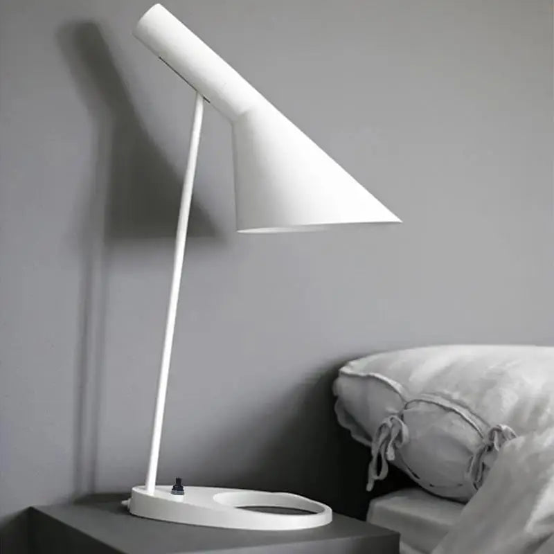 Table Lamp with Modern Metal Design | Kalsten