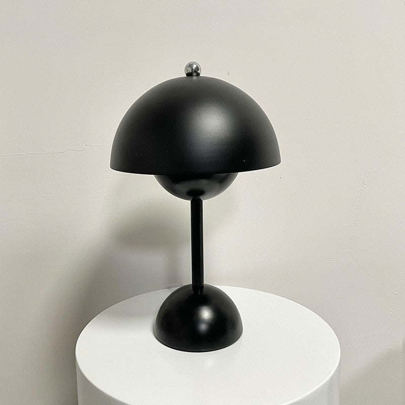 Bud LED table lamp – Metal, modern, 220V | Kalsten
