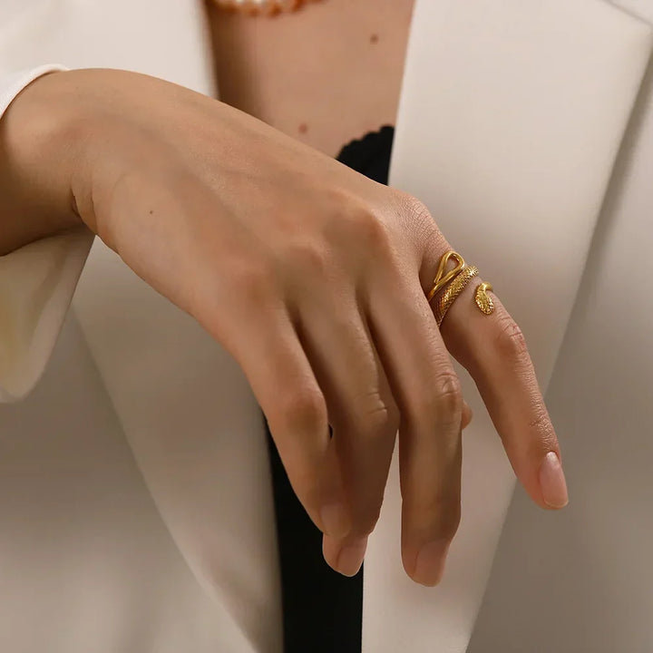 Kalsten | Adjustable Spiraling Snake Ring
