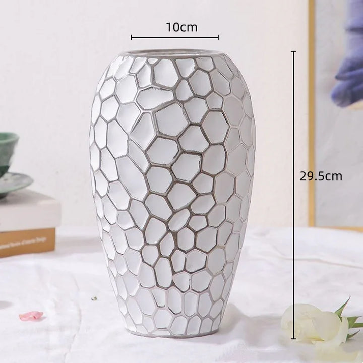 Kalsten | Elegant ceramic vase with a gold accent