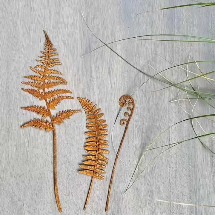 Kalsten | FERROBLATT Rust decoration leaf sculpture | Metal garden stake for outdoors & indoors | Weatherproof & stylish | Autumn decoration for garden & home