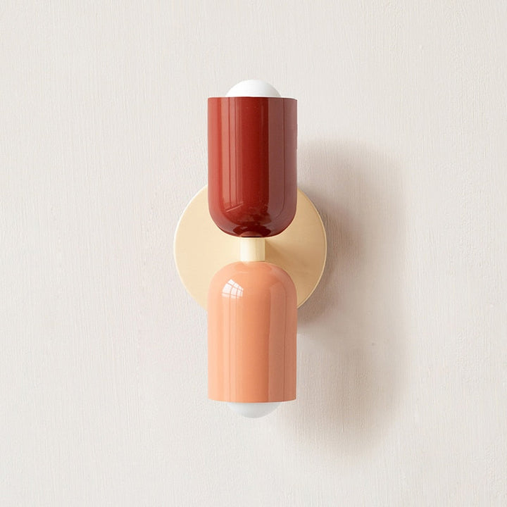Lively, minimalist wall lamp with two light bulbs | Kalsten