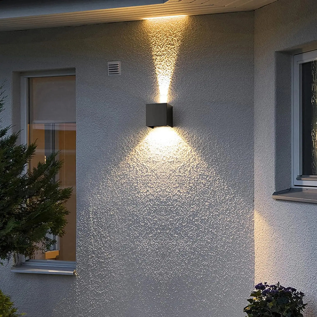 Outdoor LED wall lamp | Kalsten
