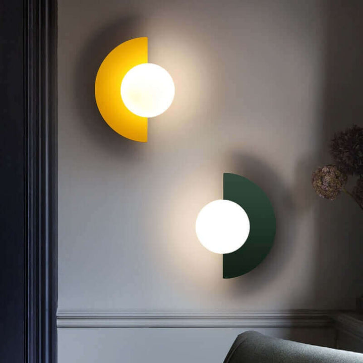 Noorderlicht Charm - Halfmoon Wall Lamp of Metal Kalsten