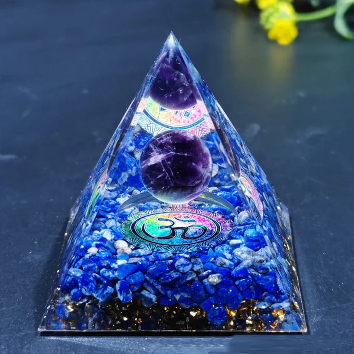 Orgonite Pyramid with Amethyst Pendulum – Energy, Protection and Decoration | Kalsten