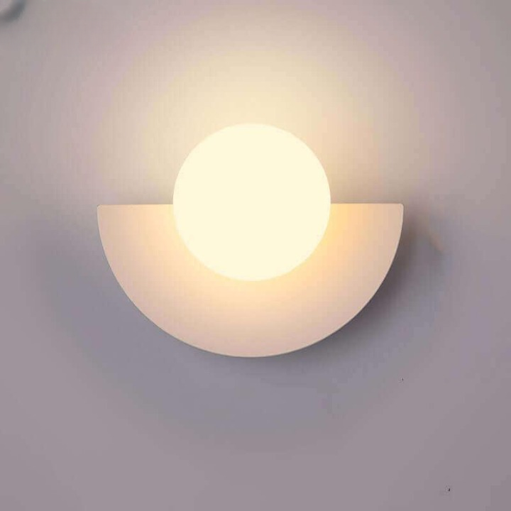 Noorderlicht Charm - Halfmoon Wall Lamp of Metal Kalsten
