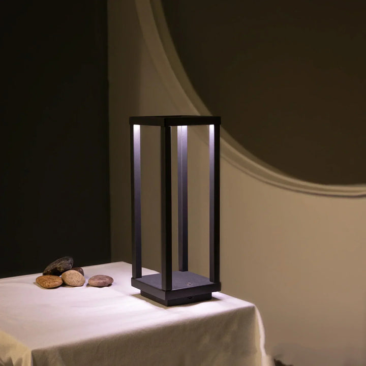 Modern wireless table lamp with class | Kalsten
