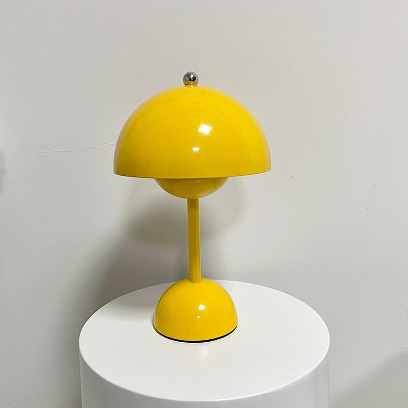 Bud LED table lamp – Metal, modern, 220V | Kalsten
