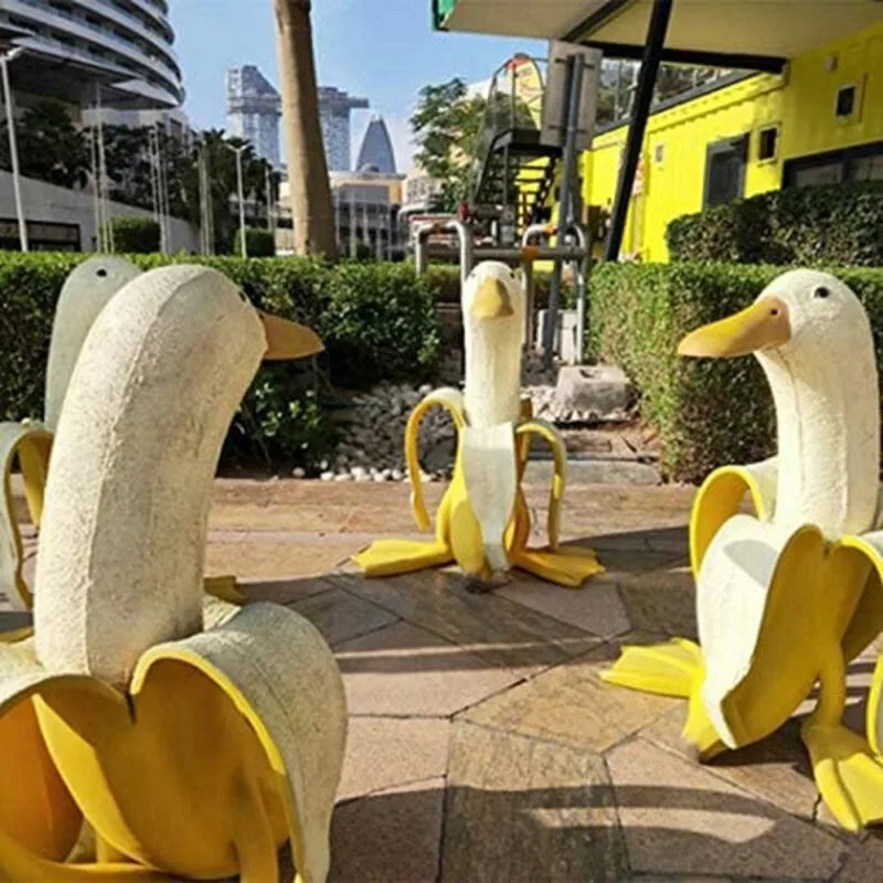 BananaDuck Decor Figure – Playful Resin Decoration for Indoor or Outdoor | Kalsten