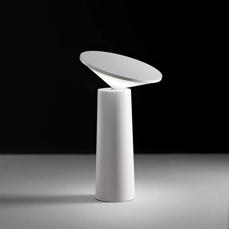 Smart table lamp for everyday use | Kalsten