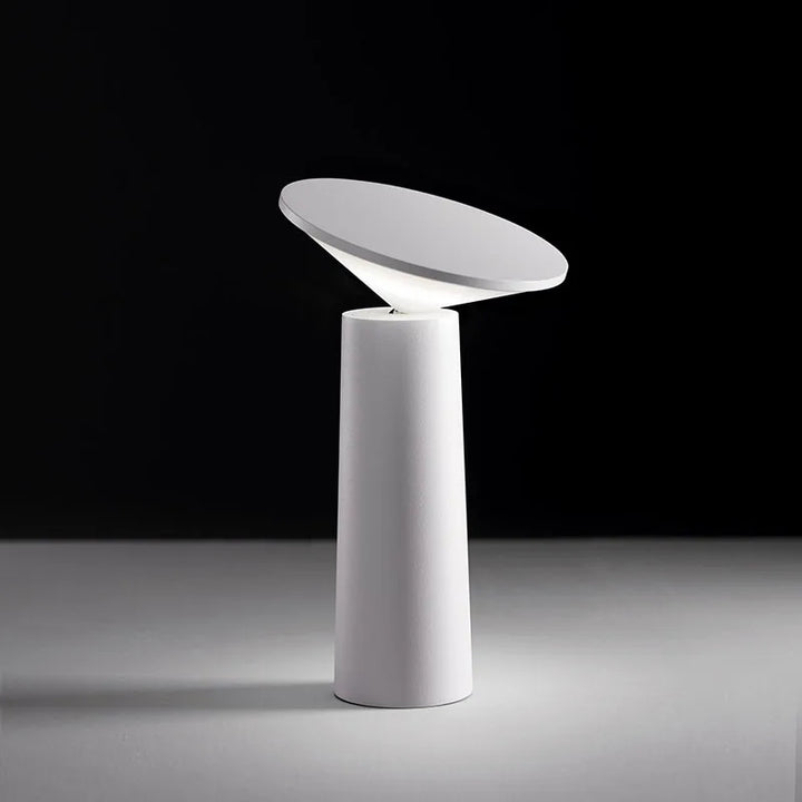 Smart table lamp for everyday use | Kalsten
