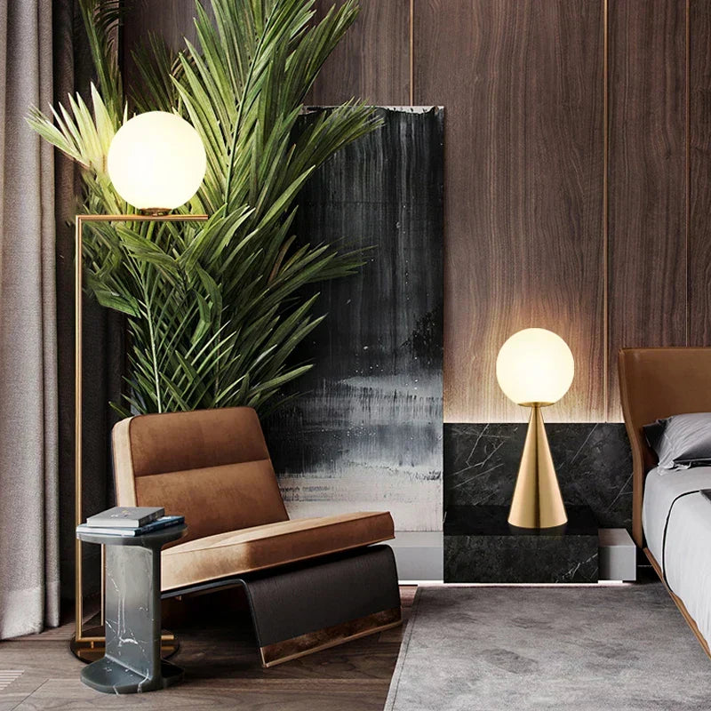 Kalsten | Elegant Glass Lamp with Subtle Glow