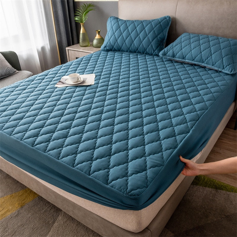 Skanto | Anti-Slip Waterproof Mattress Protector