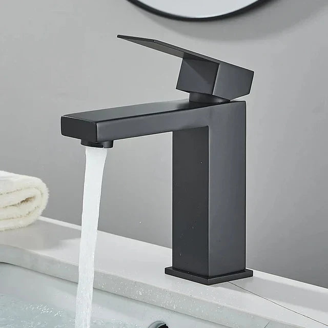 Modern Black-Silver Sink Faucet - for Luxury Bathroom Experience Kalsten