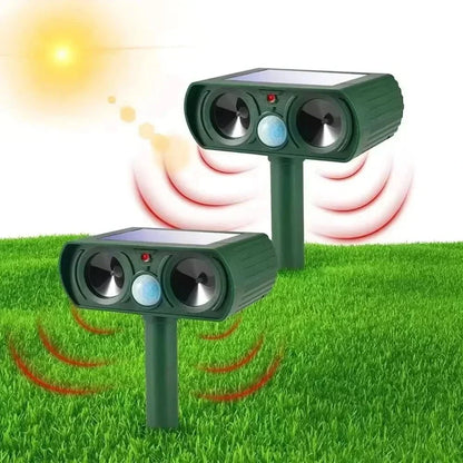 Skanto | ULTRAGUARD ULTRASONIC PEST REPELLER – Ultrasonic Pest Repeller with LED Light – Weather-Resistant and Battery-Powered for Garden and Outdoor Use
