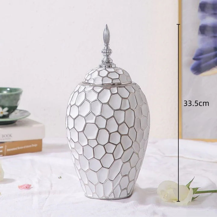 Kalsten | Elegant ceramic vase with a gold accent