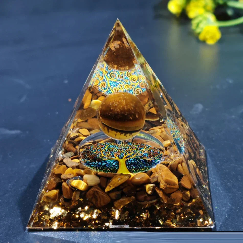Orgonite Pyramid with Amethyst Pendulum – Energy, Protection and Decoration | Kalsten