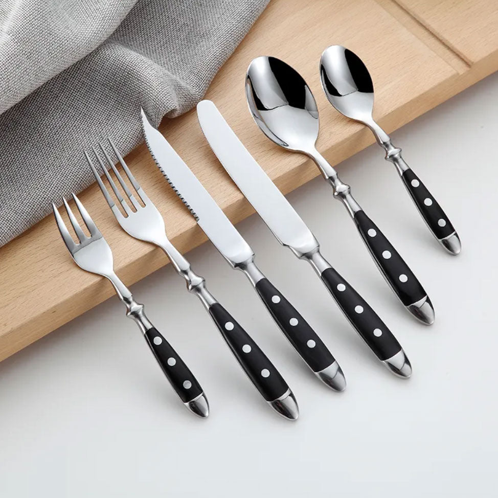 Nietengriff Tableware Set