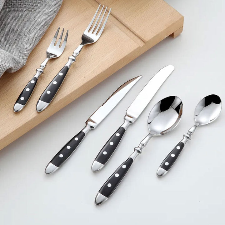 Nietengriff Tableware Set