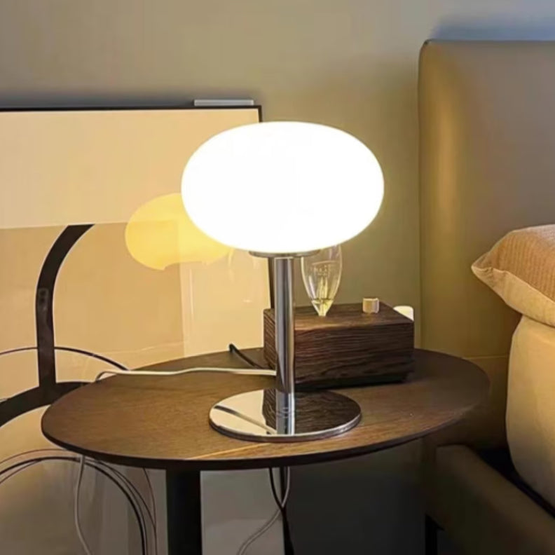 SérénitéMagique - Elegant Beige Table Lamp for Ambient Lighting Kalsten