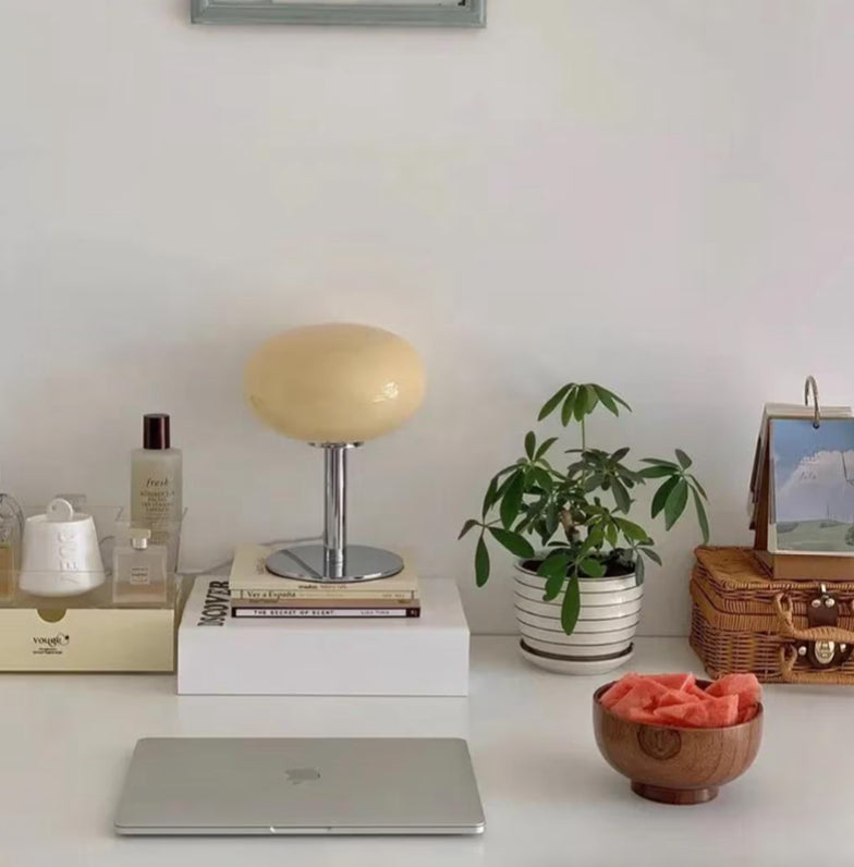 SérénitéMagique - Elegant Beige Table Lamp for Ambient Lighting Kalsten