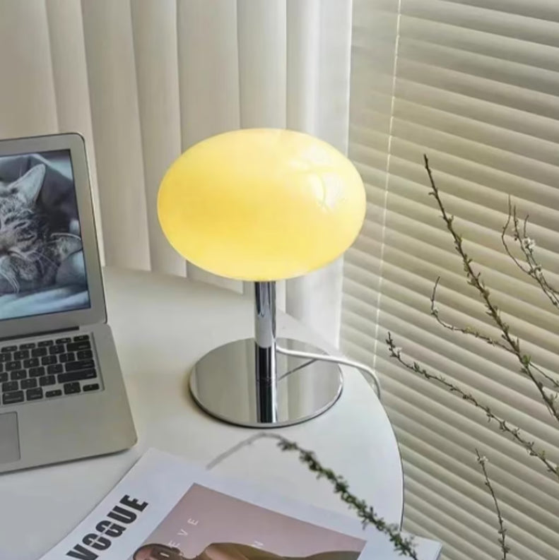 SérénitéMagique - Elegant Beige Table Lamp for Ambient Lighting Kalsten