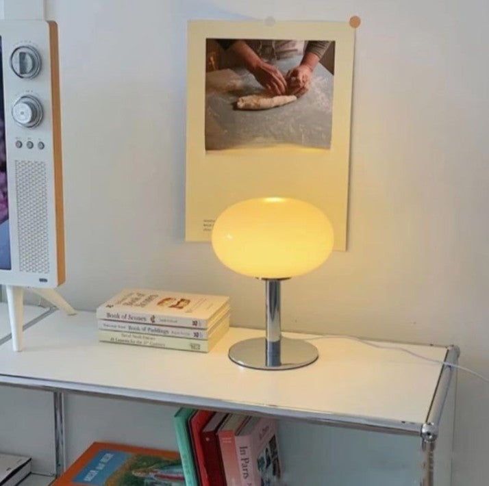 SérénitéMagique - Elegant Beige Table Lamp for Ambient Lighting Kalsten