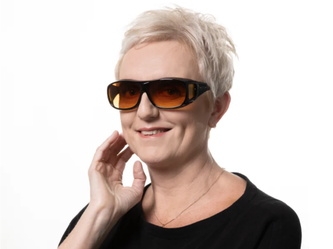 Night glasses with GlareCut technology (Safe driving at night)