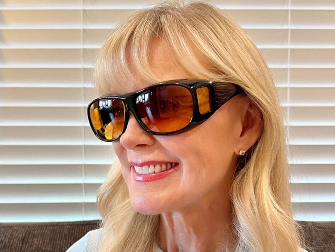 Night glasses with GlareCut technology (Safe driving at night)