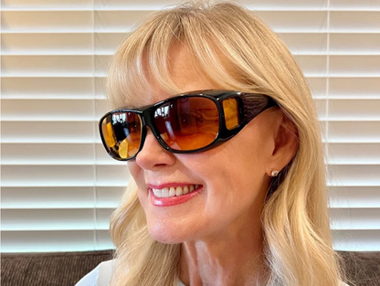 Night glasses with GlareCut technology (Safe driving at night)
