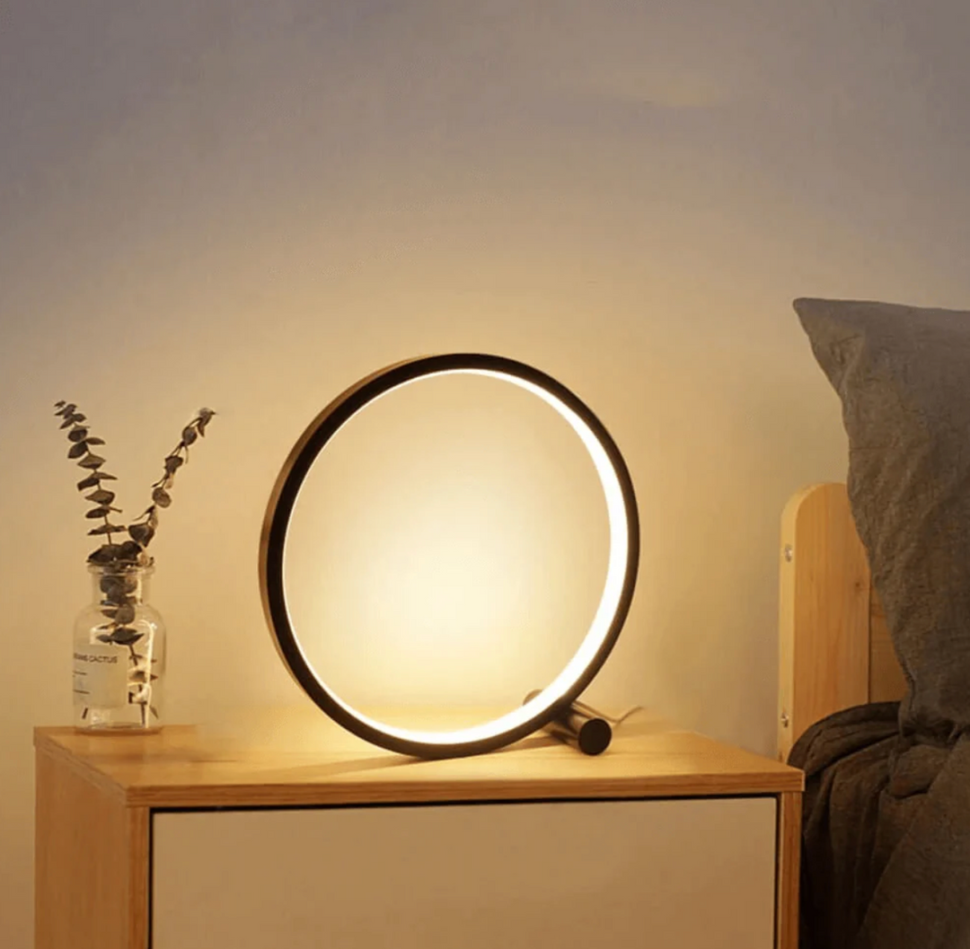 Minimalistic table lamp with touch and dimming function | Kalsten