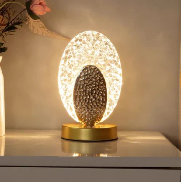 Elegant table lamp in peacock design | Kalsten