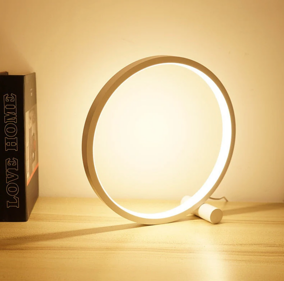 Minimalistic table lamp with touch and dimming function | Kalsten