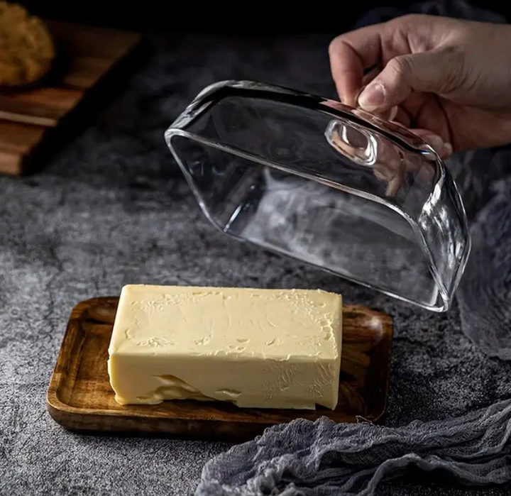 ButterVault Butter dish with glass lid and wooden base | Kalsten