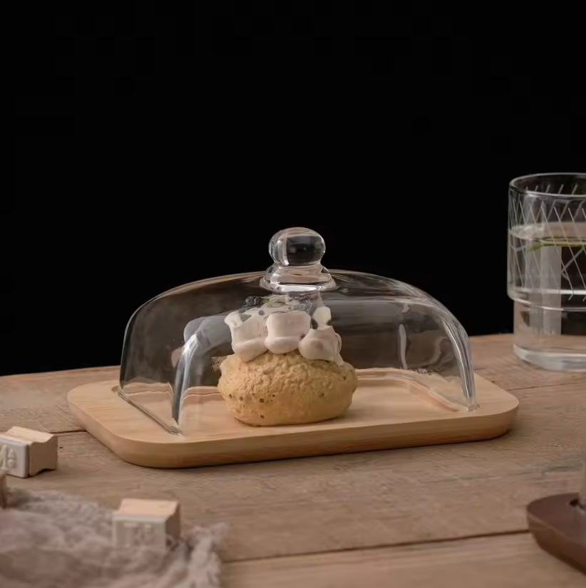 ButterVault Butter dish with glass lid and wooden base | Kalsten