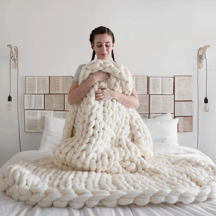 Kalsten | Chunky Knit Blanket – Cozy Wool Blanket for Every Room – Soft & Warm – Perfect for Sofa and Bed